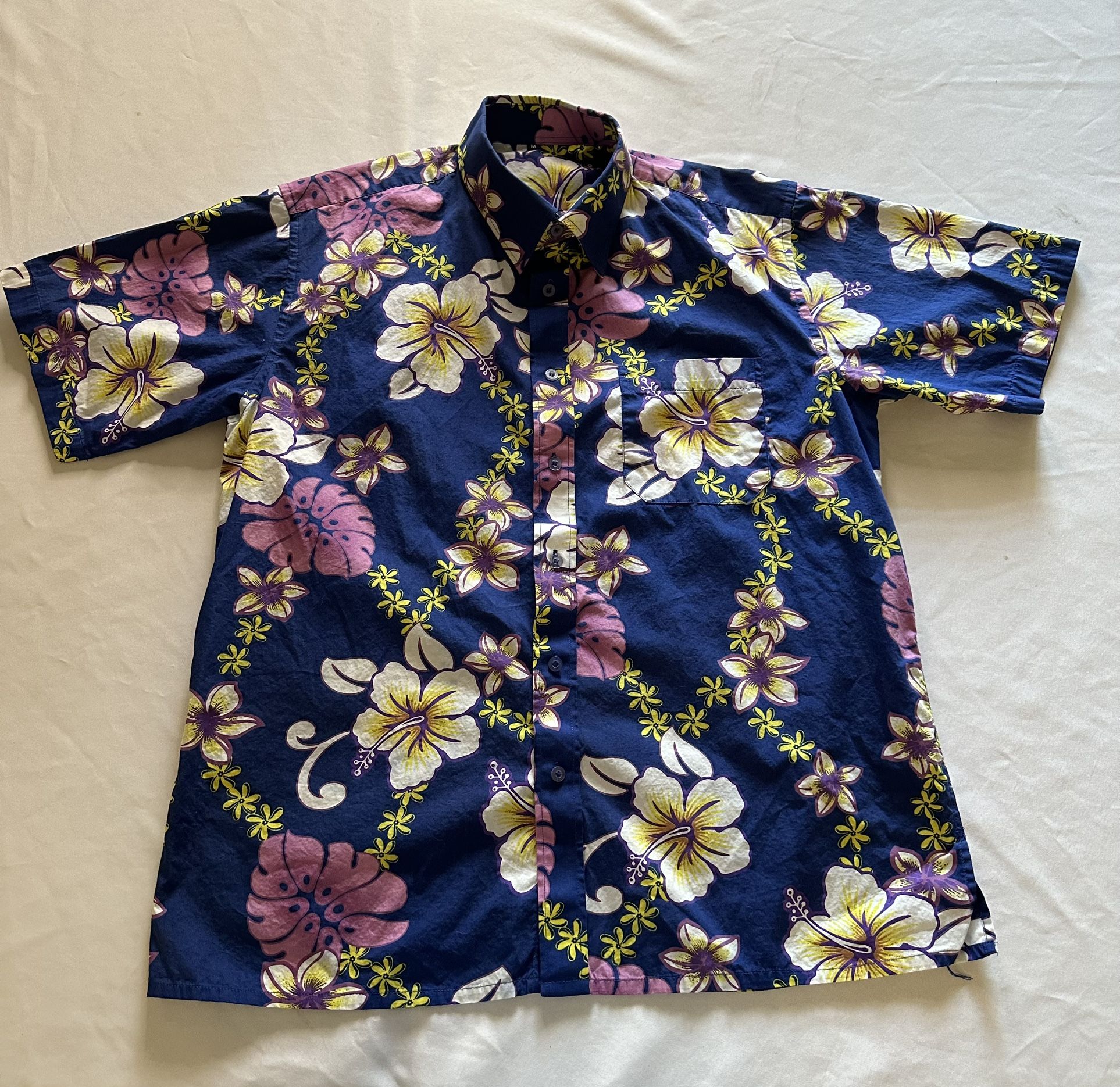 Pre-Owned Short Sleeve Hawaiian Button Down Shirt Men’s Size Medium  