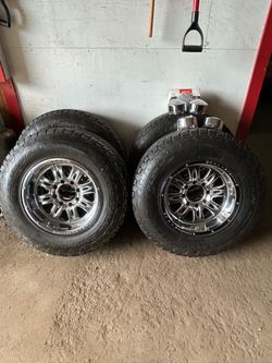 Weld Racing chrome wheels with tires