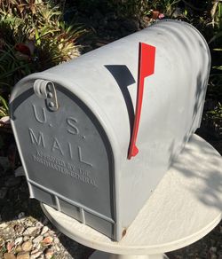 XL U.S. Post Mailbox: 23.5”L x 11”W x 14.75”H