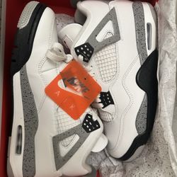 Summit 4s- Air Jordan Retro Size 9