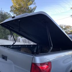 Make an offer!  Lear 700 Tonneau Truck cover 6.5’ 