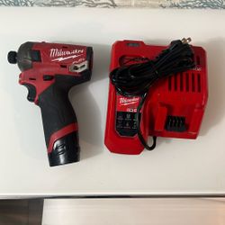 Milwaukee M12 FUEL SURGE 12V Lithium-Ion Brushless Cordless 1/4 in. Hex Impact Driver 