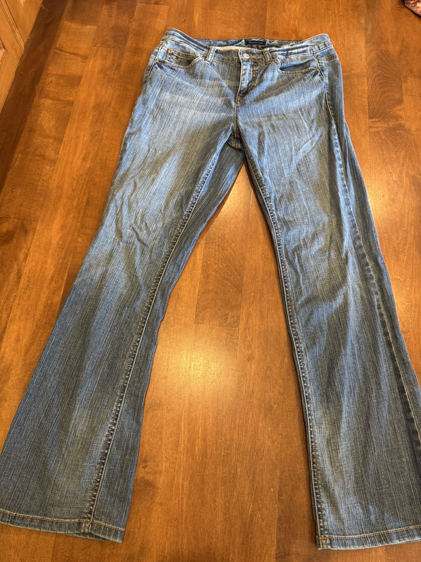 Woman’s Tommy Hilfiger Jeans Vintage Shipping available