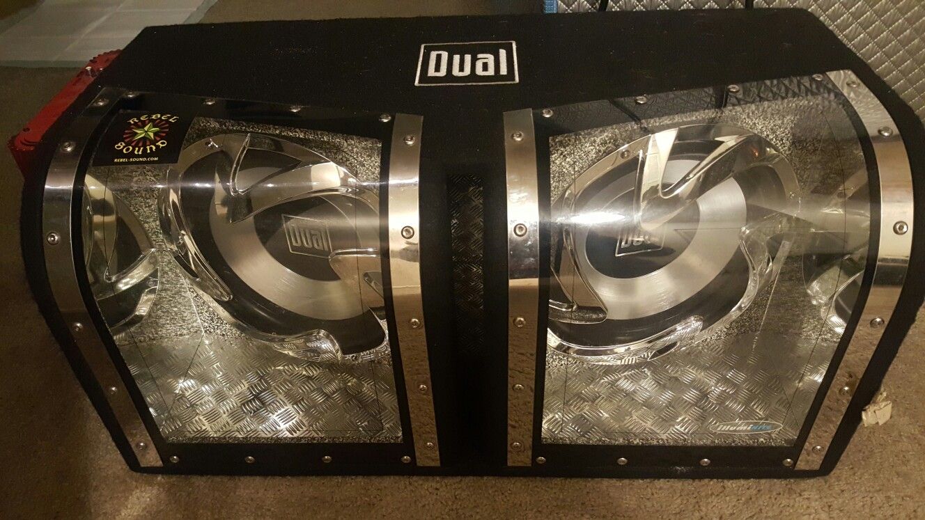 Dual subs and amplifier