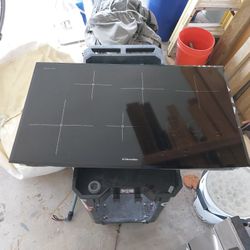 36" Electrolux Induction Cooktop