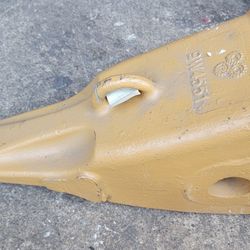 Caterpillar Bucket Tooth