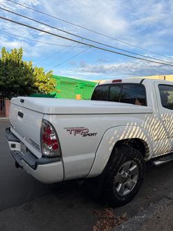 Leer Tacoma bed cover