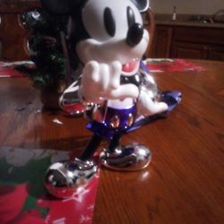 MICKEY M CON LISTON PARA COLGARSE