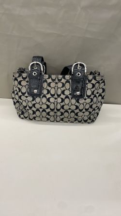 Coach purse. Item No 768 (Shopgoodwill)