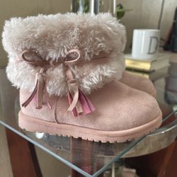 Size 7 pale pink toddler boots