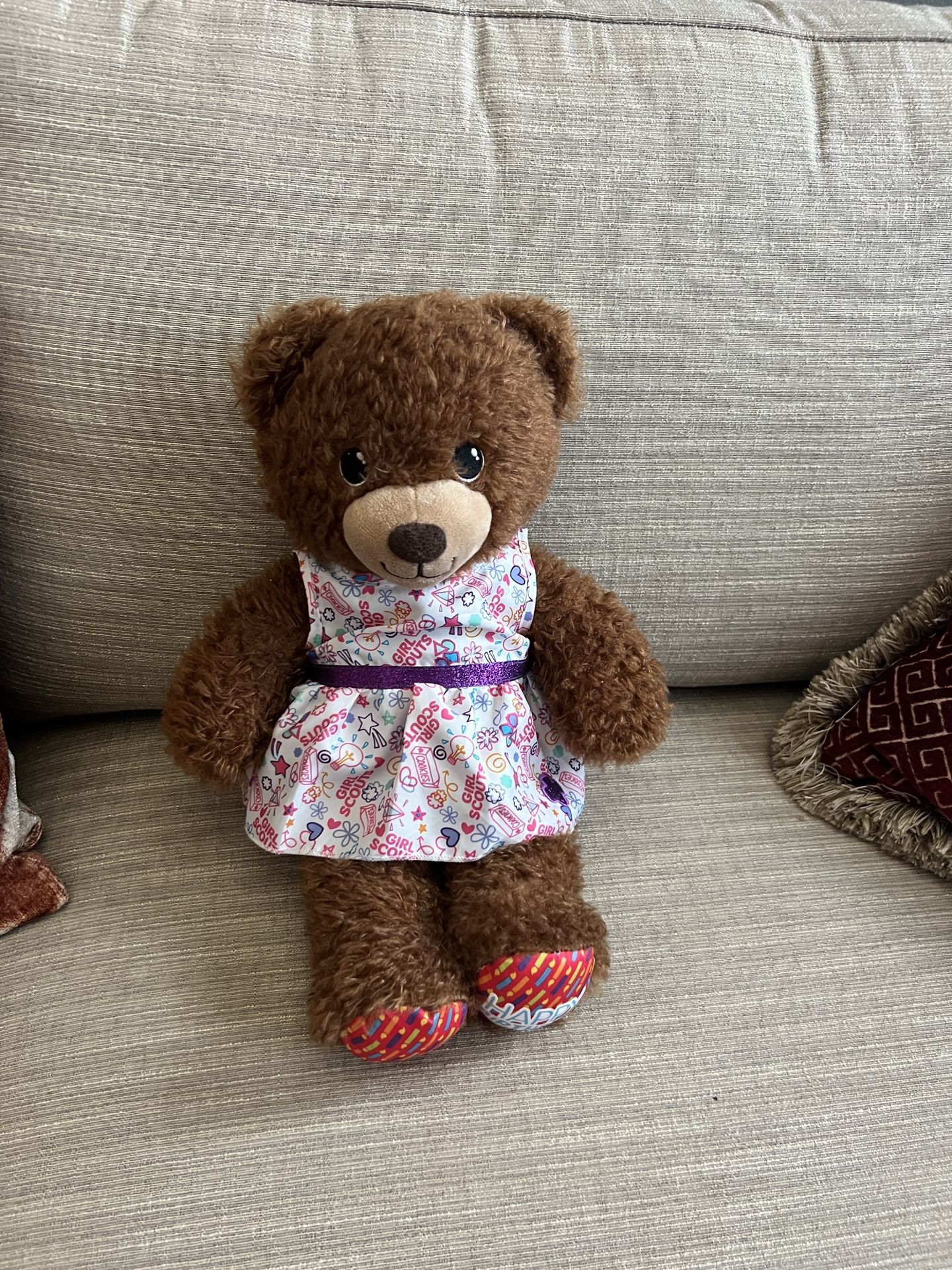 Brown teddy bear