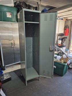 Large Locker 18x21x78