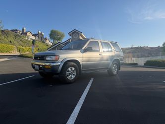 1999 Nissan Pathfinder six cylinder