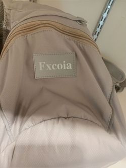 New in Bag // 6 x 1  Baby Carrier