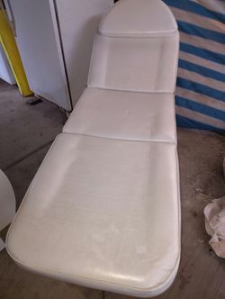 Lash Extension Bed