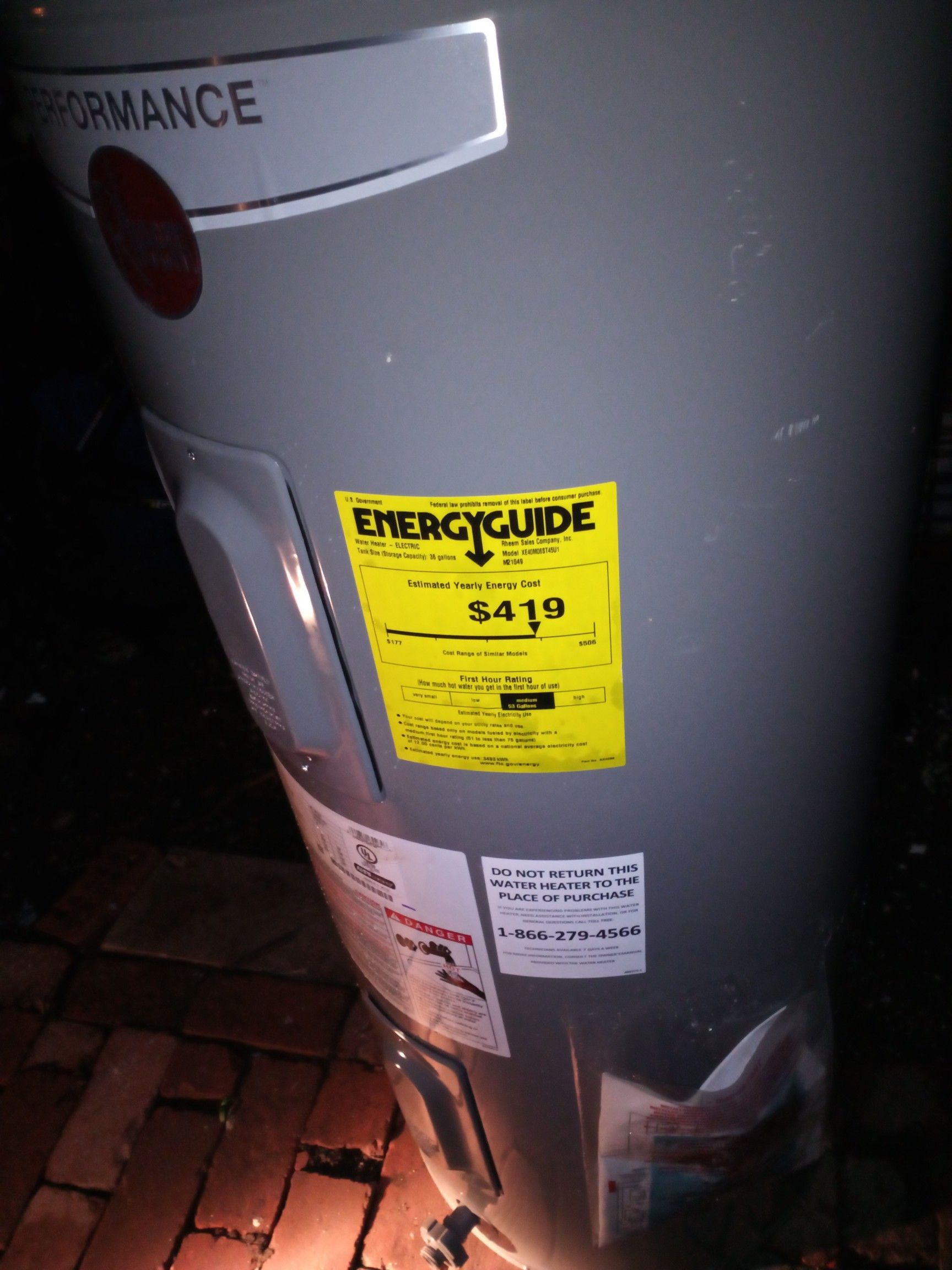 Like New Rheem 40 Gal Electric Hot water tank for Sale in Philadelphia