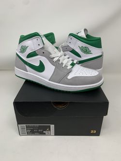 Nike Air Jordan 1 Mid size 8.5 New Deadstock