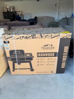 Traeger Grills - Ironwood Pellet Grill - Black