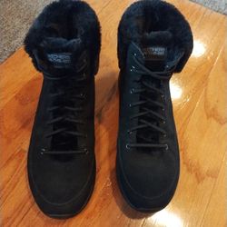 "Skechers" Winter Chill Boots Black Suede & Faux Fur Women's Size 10 Very Good Condition Slip On Water Repellent 