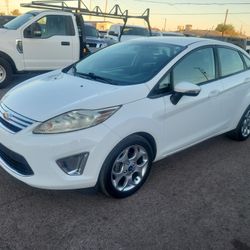 2012 Ford Fiesta SEL 