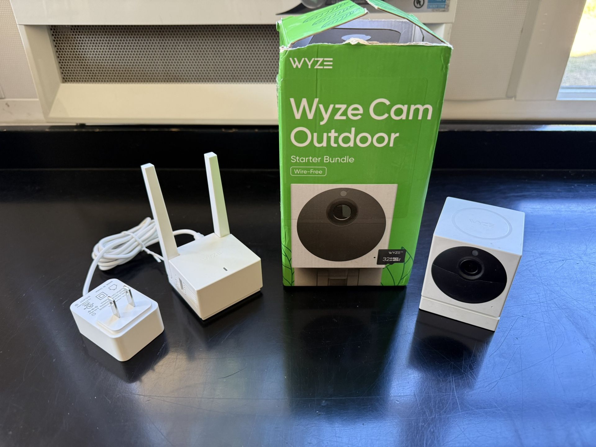 Wyze Cam Outdoor V1 Starter Bundle