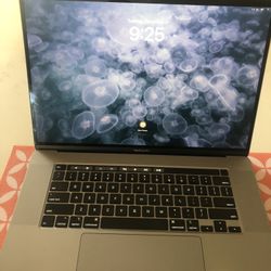 2019 MacBook Pro ( Like New )