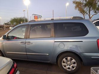 2007 Hyundai Entourage