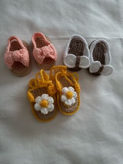 Sandalias de bebé tejidas a crochet