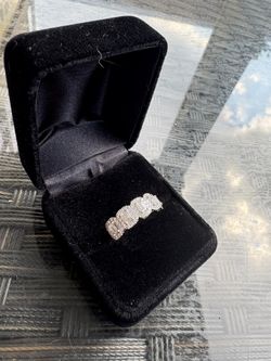 💍 18K White Gold Diamond Band – 2.5ctw