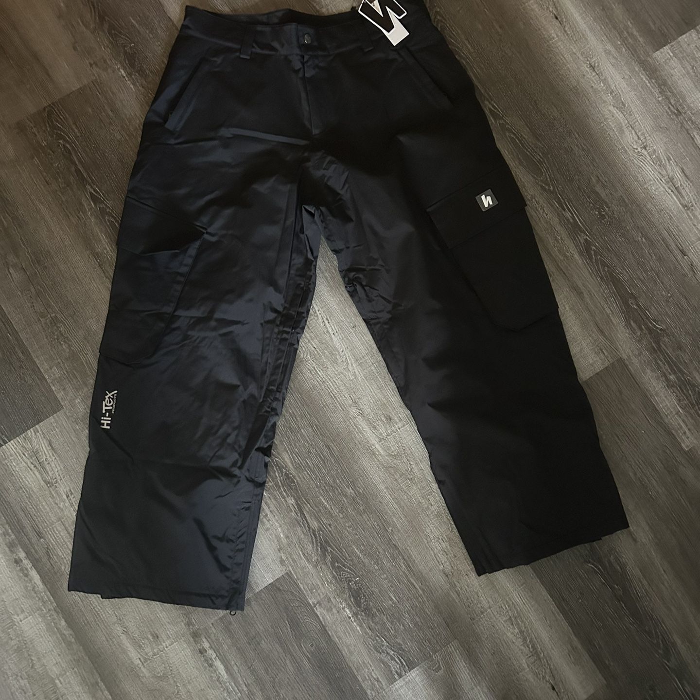 Harlaut 06' CARGO HI-TEX SNOWPANTS - BLACK (LARGE) for Sale in