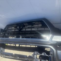 2024-2025 2026  Bumper Grille Toyota Tundra