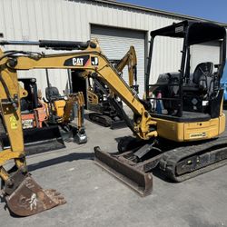 2017 Caterpillar 303.5E Mini Excavator 2600 Hours