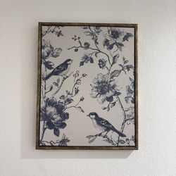 Cute decor wall picture that’s framed