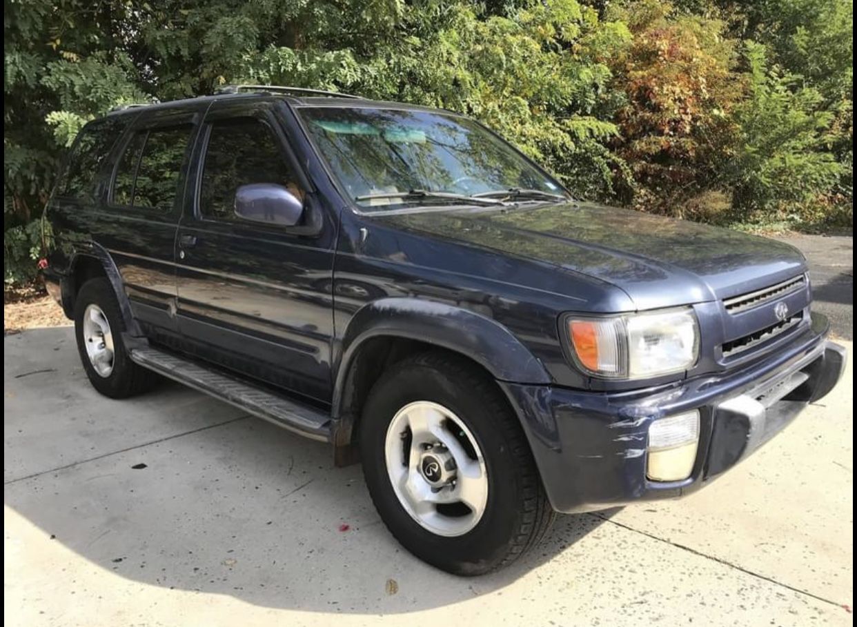 1999 Infiniti QX4