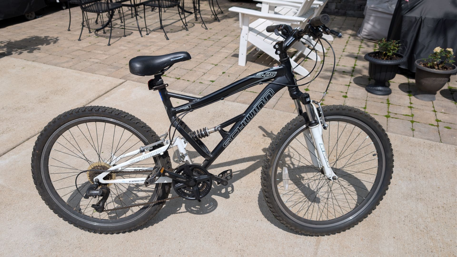 Schwinn s-25 mountain bike