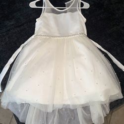 Girl dress white