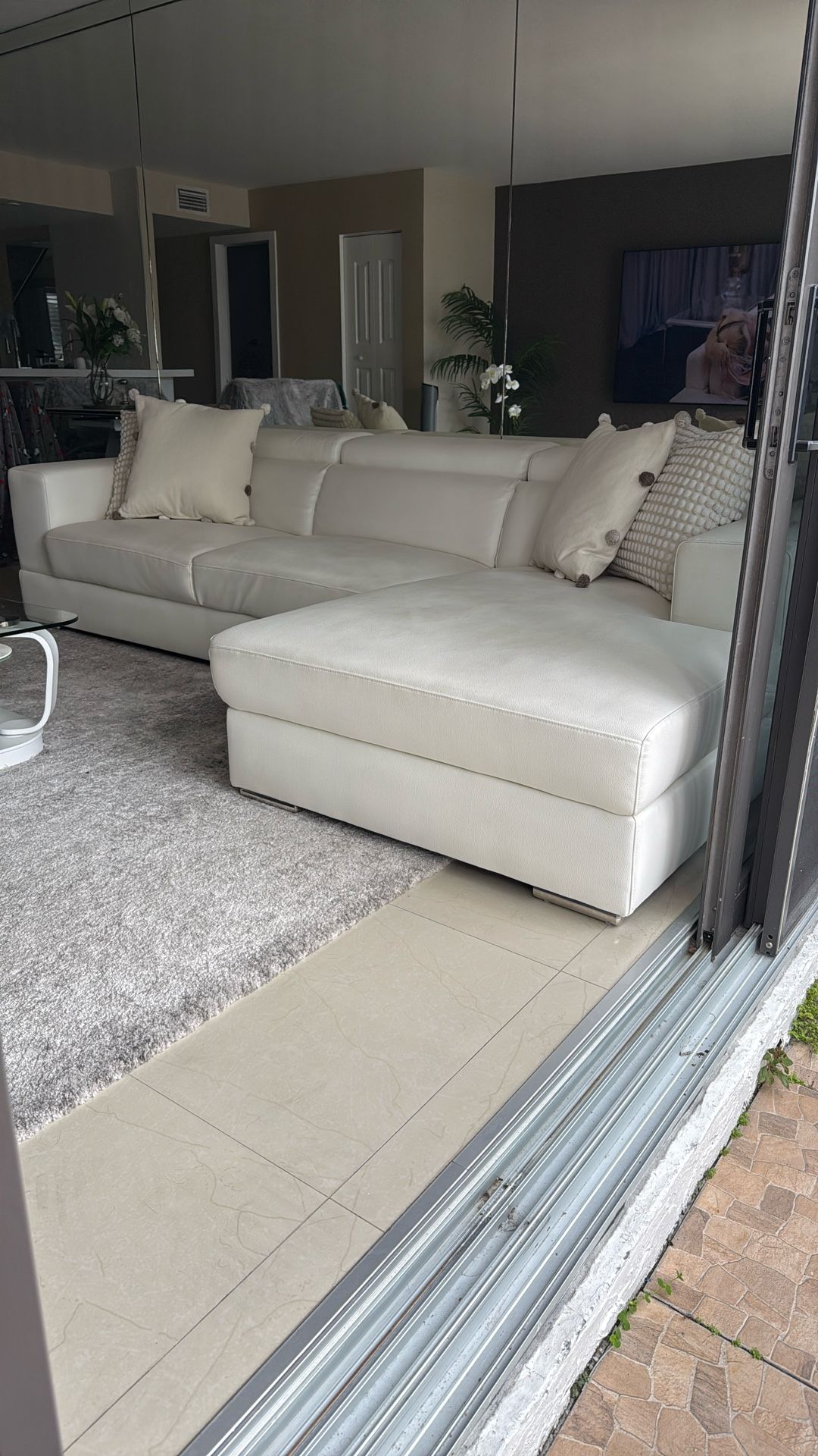 City Furniture Maxwell White Sectional Sofa
