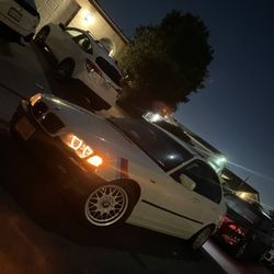 2002 BMW 325i 