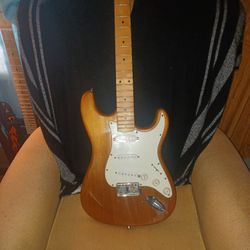 1990 Gold Wood Stratocaster Electric Guitar