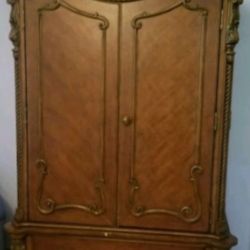 Ashley”s Oversized Bedroom Set