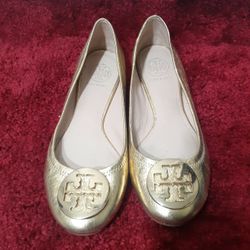TORY BURCH Women's size 7.5 Claire Metallic Gold Medallion Ballet Flat 

Condition worn a couple times in good condition See photos
