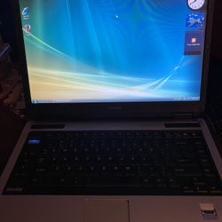 TOSHIBA SATELLITE harman/kardon Laptop. 