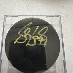 Sidney Crosby signed Pittsburgh Penguins autographed hockey puck w/case & COA681