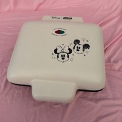 🔥 Dash Disney Mickey & Friends No-Drip Waffle Maker