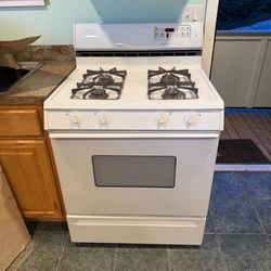 Magic chef Gas Range in White
