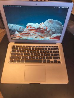 Apple MacBook Air 13-inch 2015 top condition