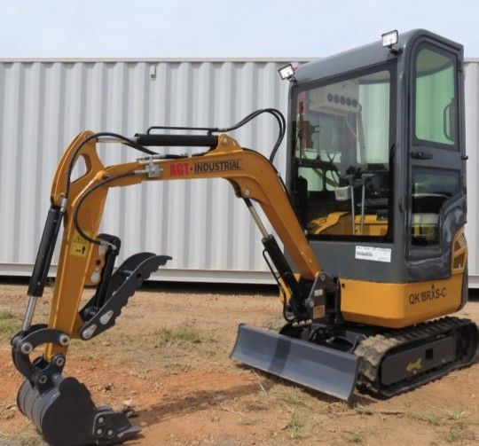 Brand New MINI EXCAVATOR