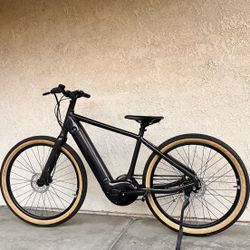 Momentum Transend E+ Electric E-Bike – Yamaha Mid Drive – 180 Miles, Like New