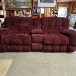 Comfy Double Reclining Sofa