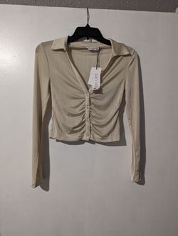 NWT Stradivarius Long Sleeve Crop Top Size Small 